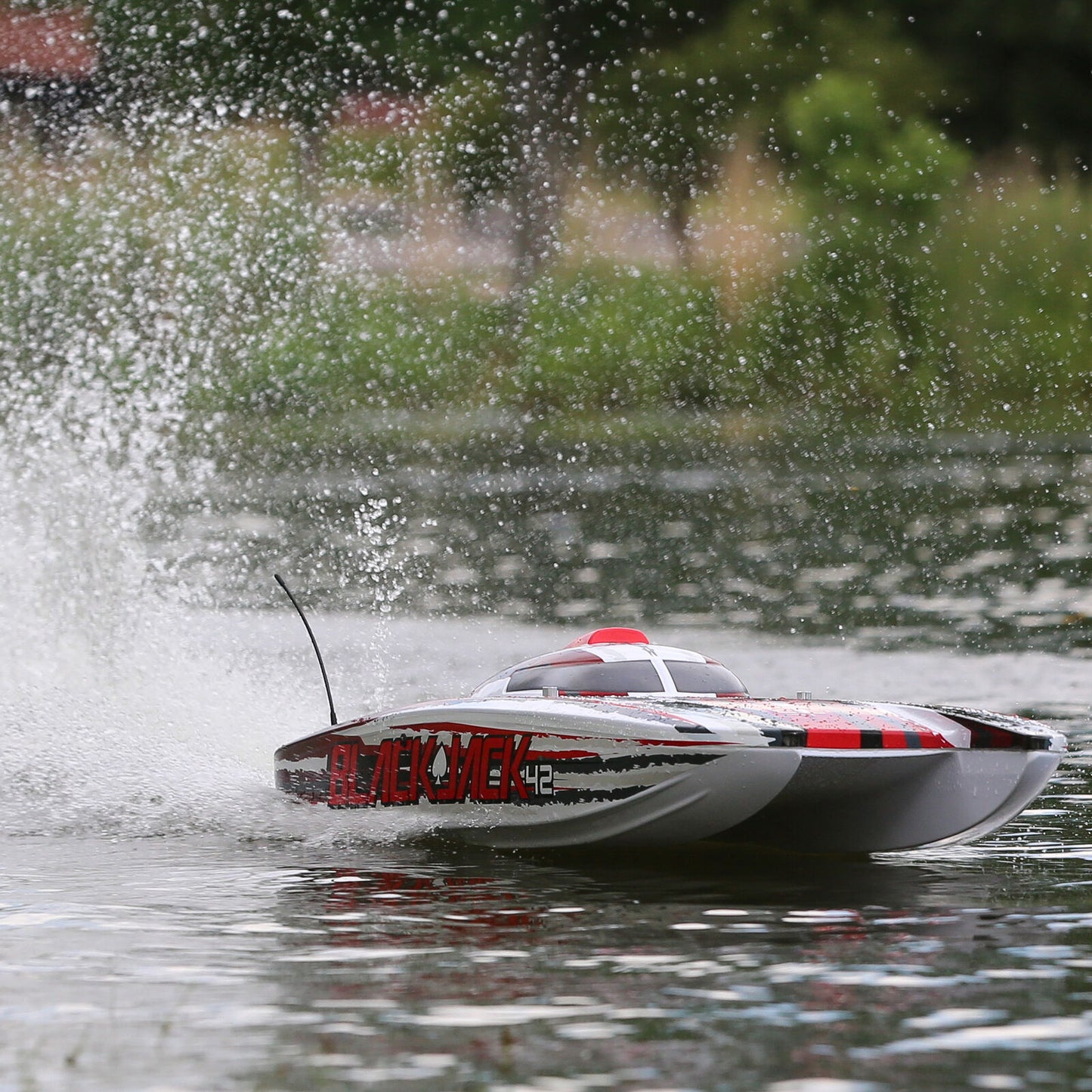 Blackjack™ 42″ 8S Brushless RTR RC Catamaran – White/Red